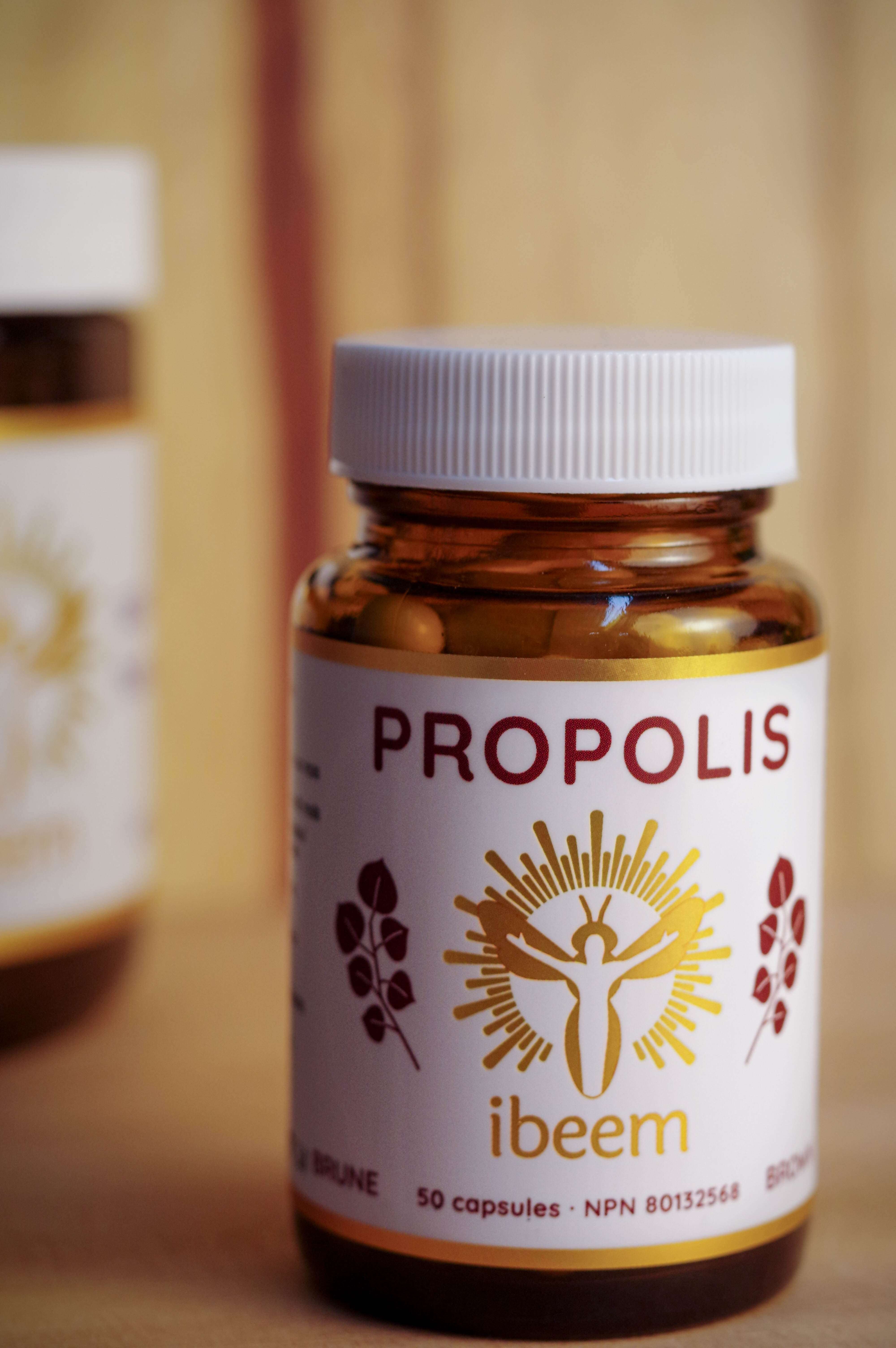 Boîte de capsules de propolis rouge