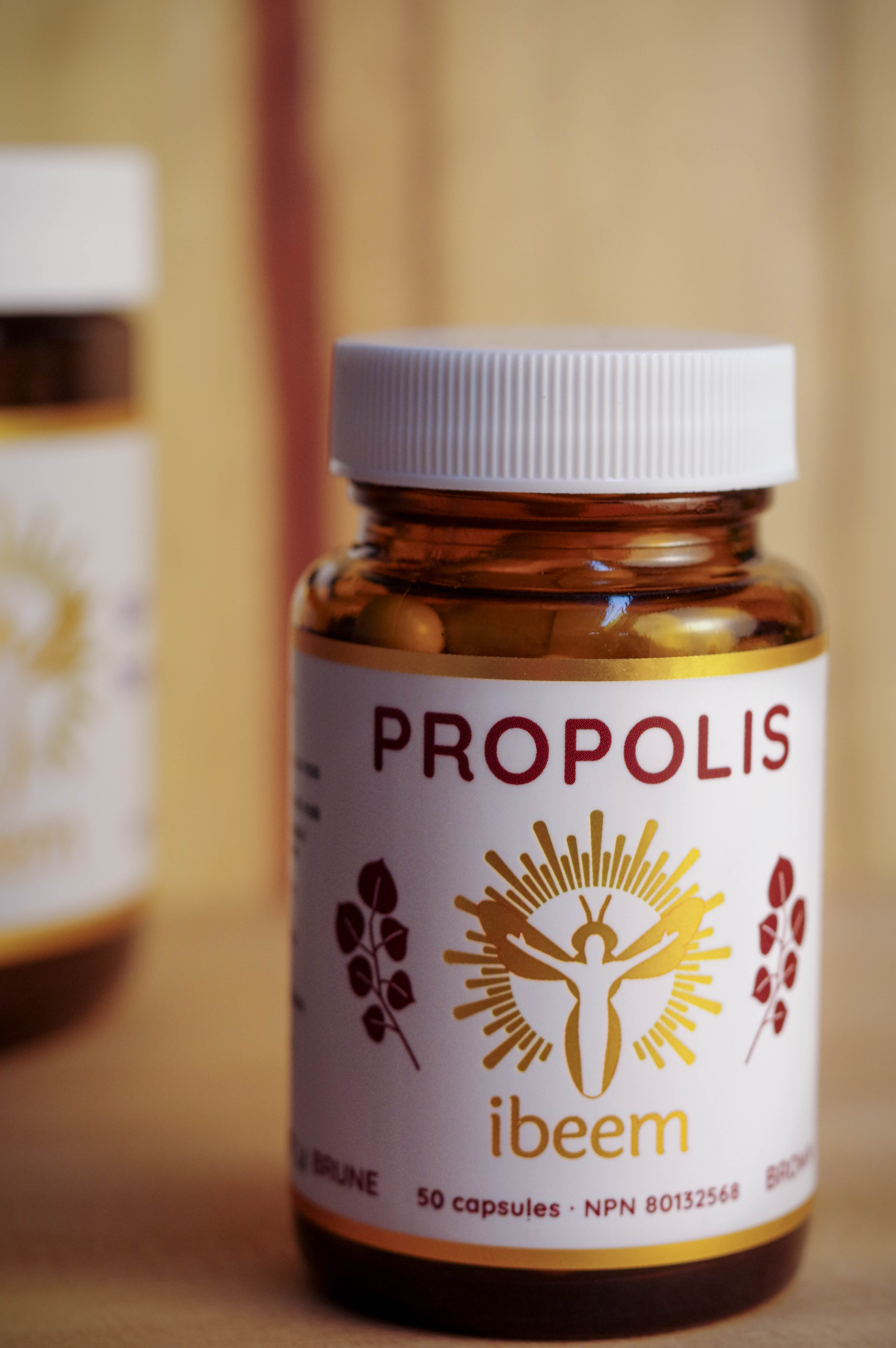 Boîte de capsules de propolis rouge
