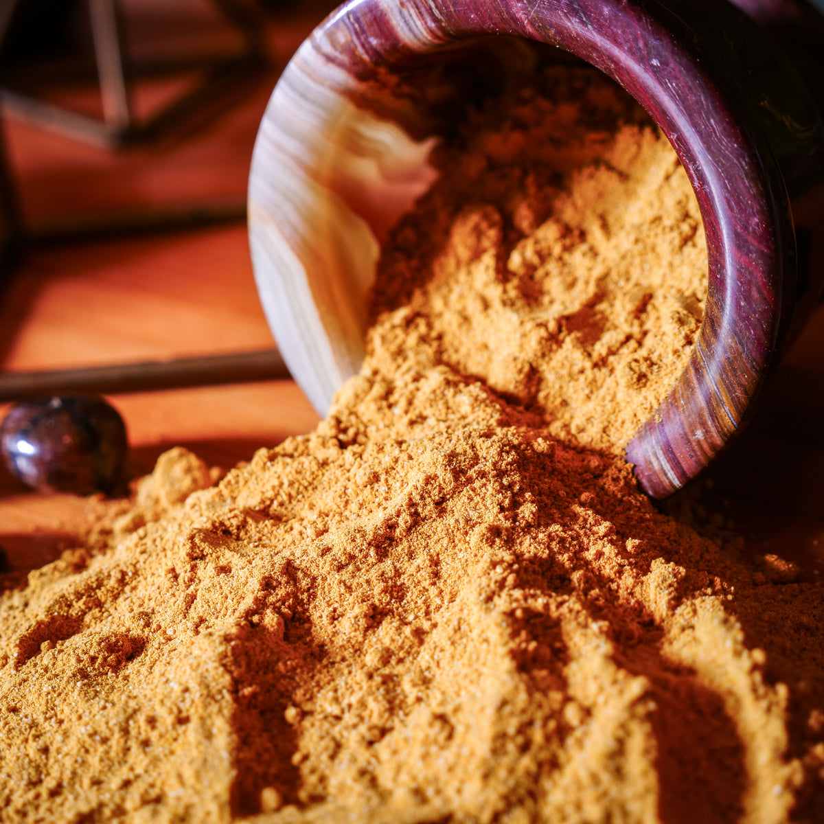 La poudre à lait d'or La Val'Heureuse (Curcuma, gingembre, ashwagandha, sucre de dattes et poivre noir).