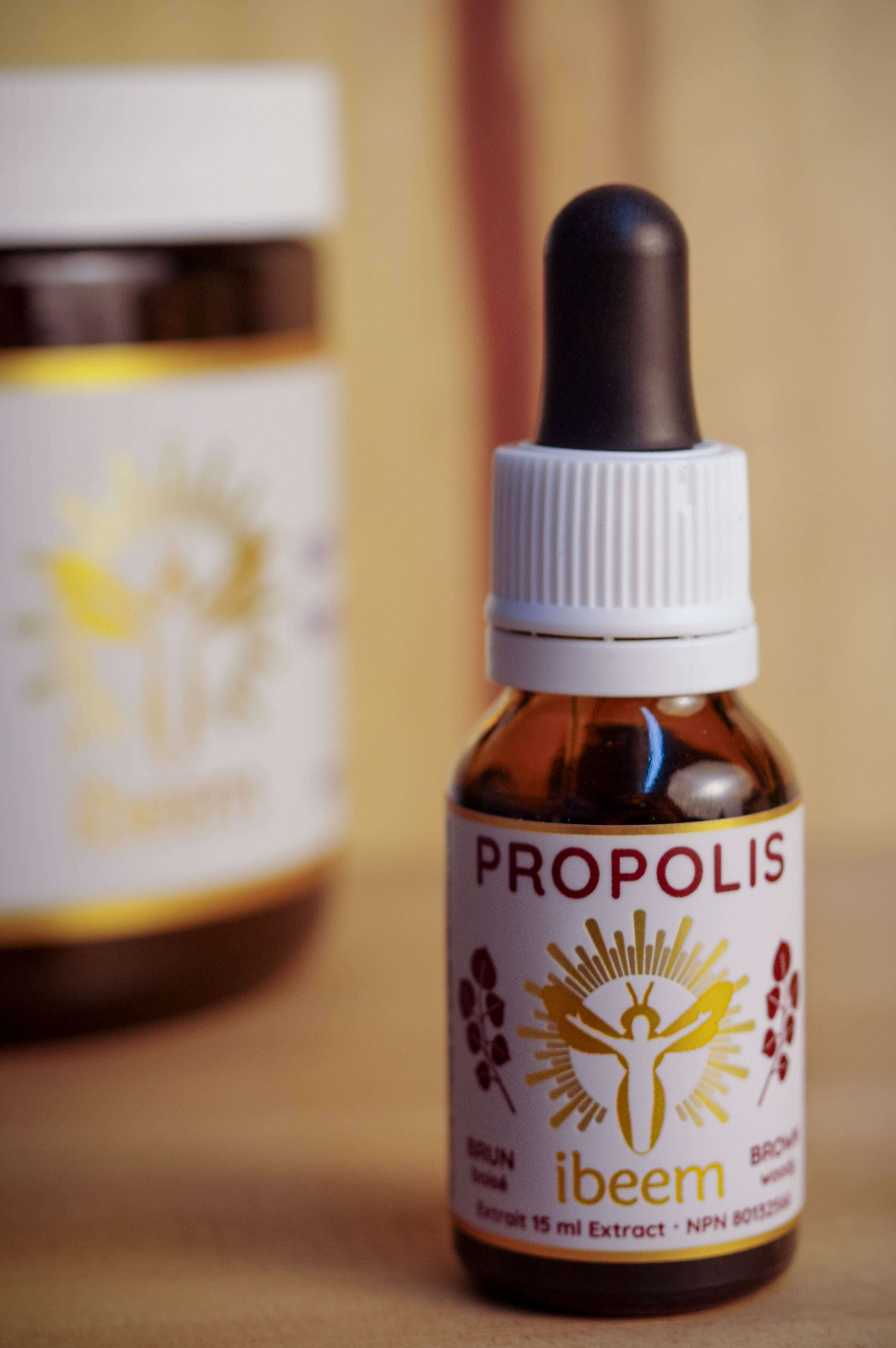 Bouteille d'extrait de propolis brune