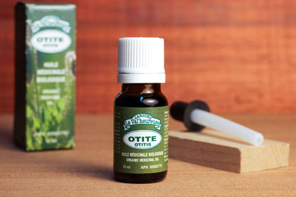 Le contenu de la boite huile Otite : Une bouteille de 10mL et  une pipette de dosage 